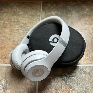 Beats Solo3 Wireless On-Ear Headphones, Color: Matte Silver